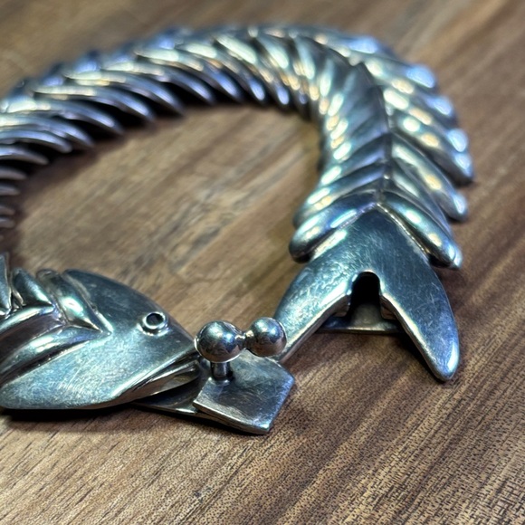 Taxco D'Molina sterling silver fish bone bracelet - Picture 3 of 11